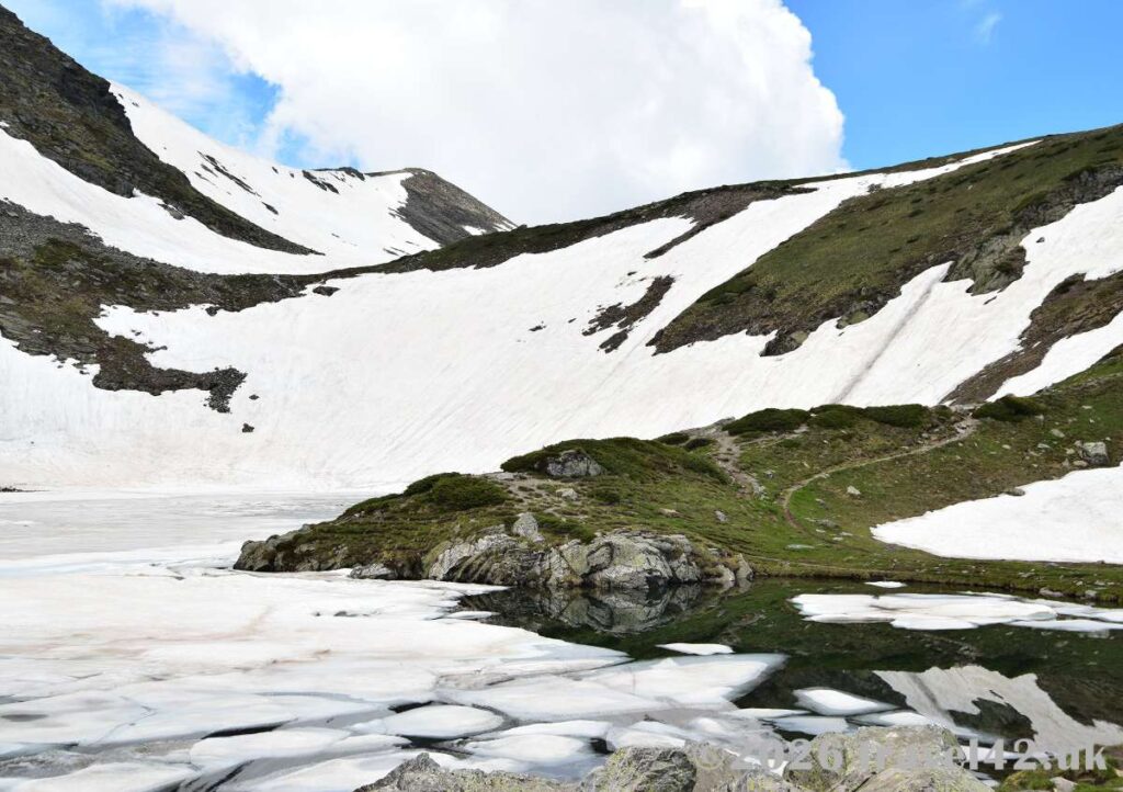 Melting ice on the Eye Lake