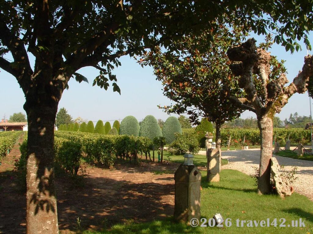 A peaceful corner of Château Gravas