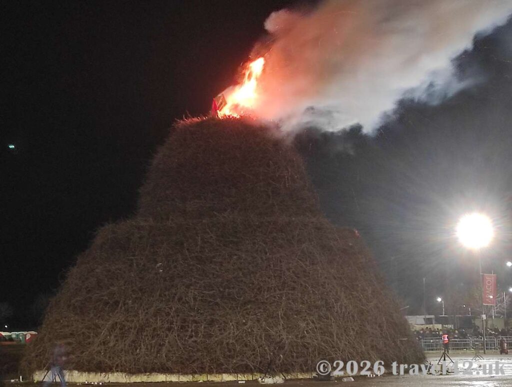 The spectacular Fòcara bonfire in Novoli in Puglia